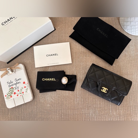 CHANEL Caviar Quilted Flap Card Holder Wallet - Picture 1 of 15